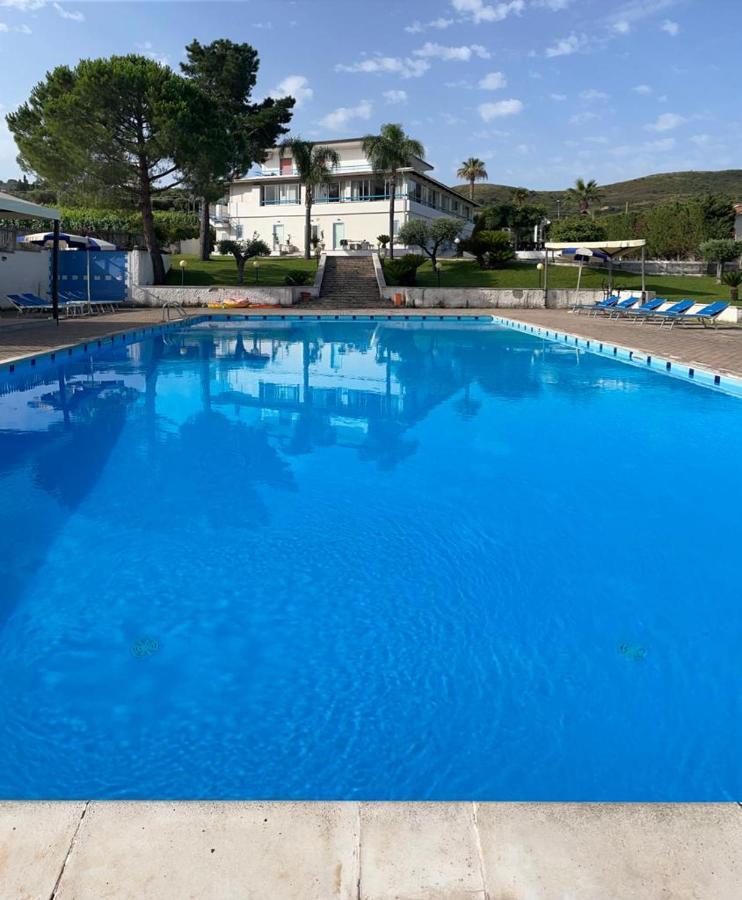 Hotel La Tombola Agropoli Bagian luar foto