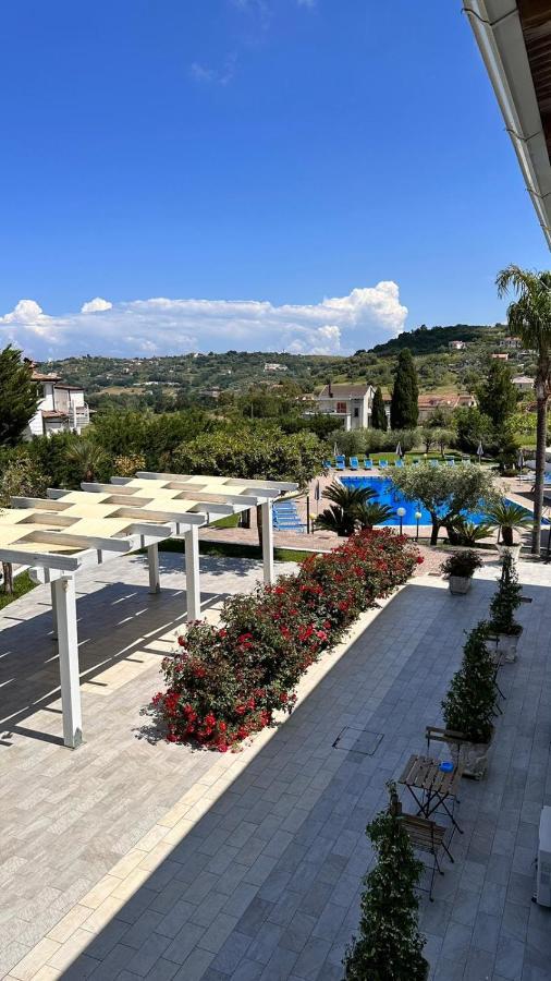 Hotel La Tombola Agropoli Bagian luar foto