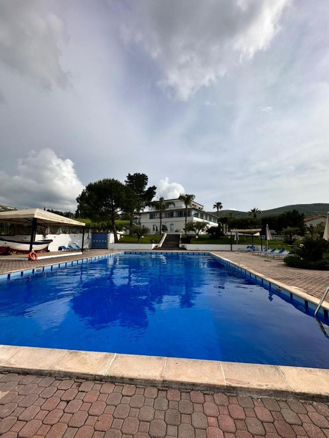 Hotel La Tombola Agropoli Bagian luar foto